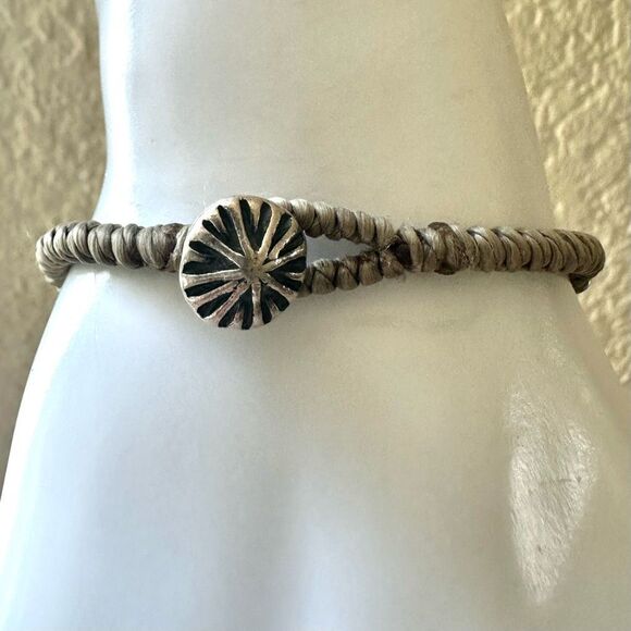 Sterling silver grey cord artisan bracelet - Picture 3 of 8